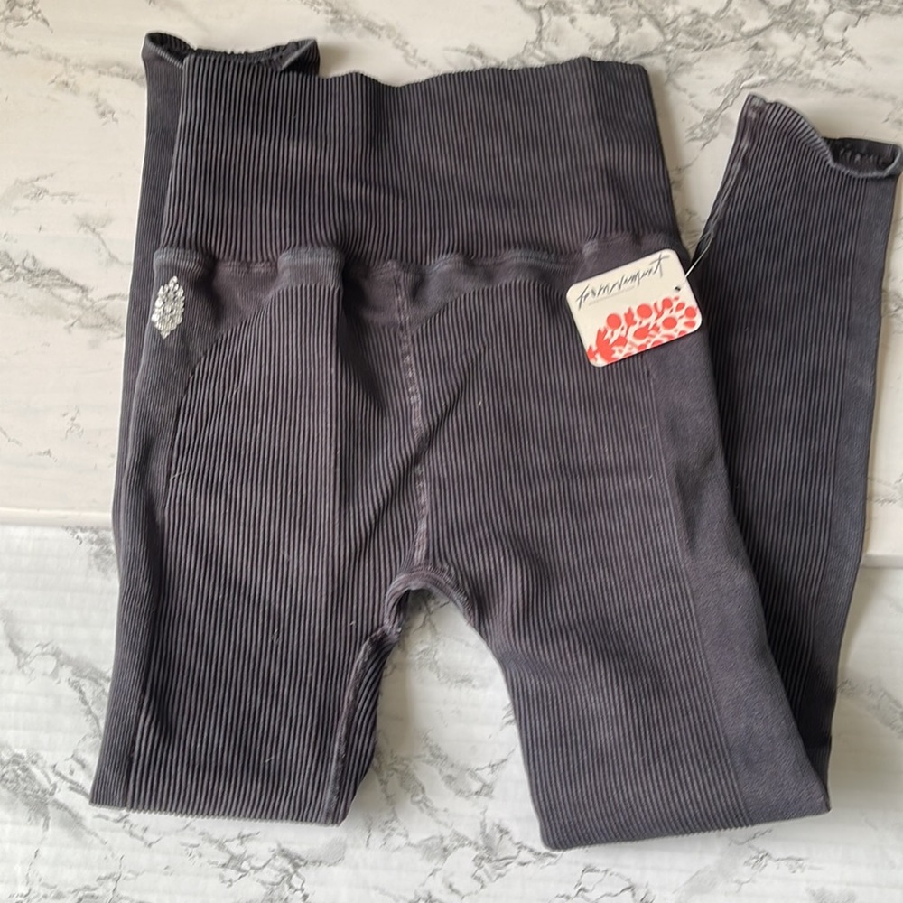 FP MOVEMENT BY FREE PEOPLE ULTRA HIGH RISE 7/8 LEGGING 4 WAY RIB STRETCH SZ M/L - Picture 13 of 16